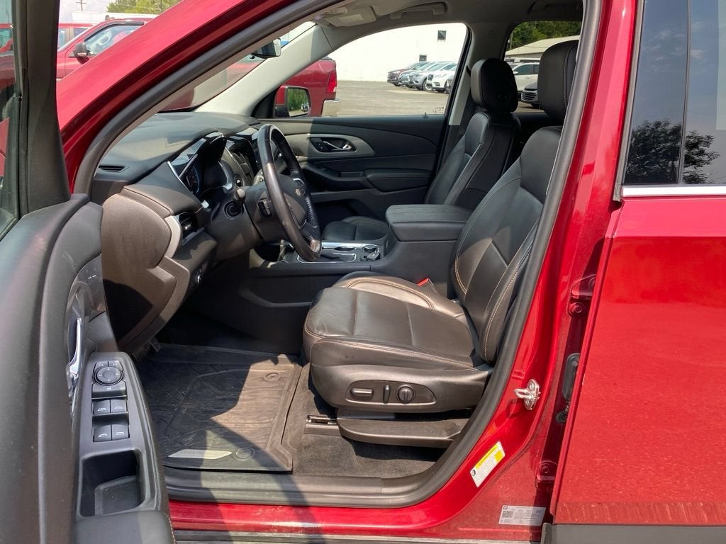 2021 Chevrolet Traverse LT Leather