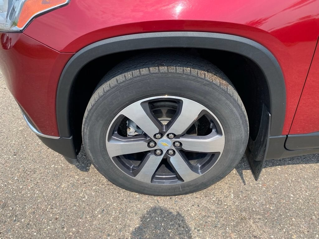 Used 2021 Chevrolet Traverse 3LT with VIN 1GNEVHKW6MJ209161 for sale in Hibbing, Minnesota