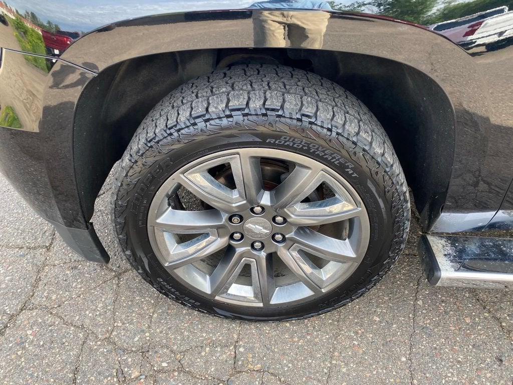 Used 2018 Chevrolet Suburban LT with VIN 1GNSKHKC9JR383420 for sale in Hibbing, Minnesota