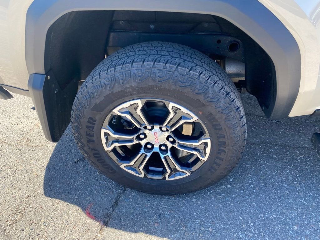 2024 GMC Canyon AT4