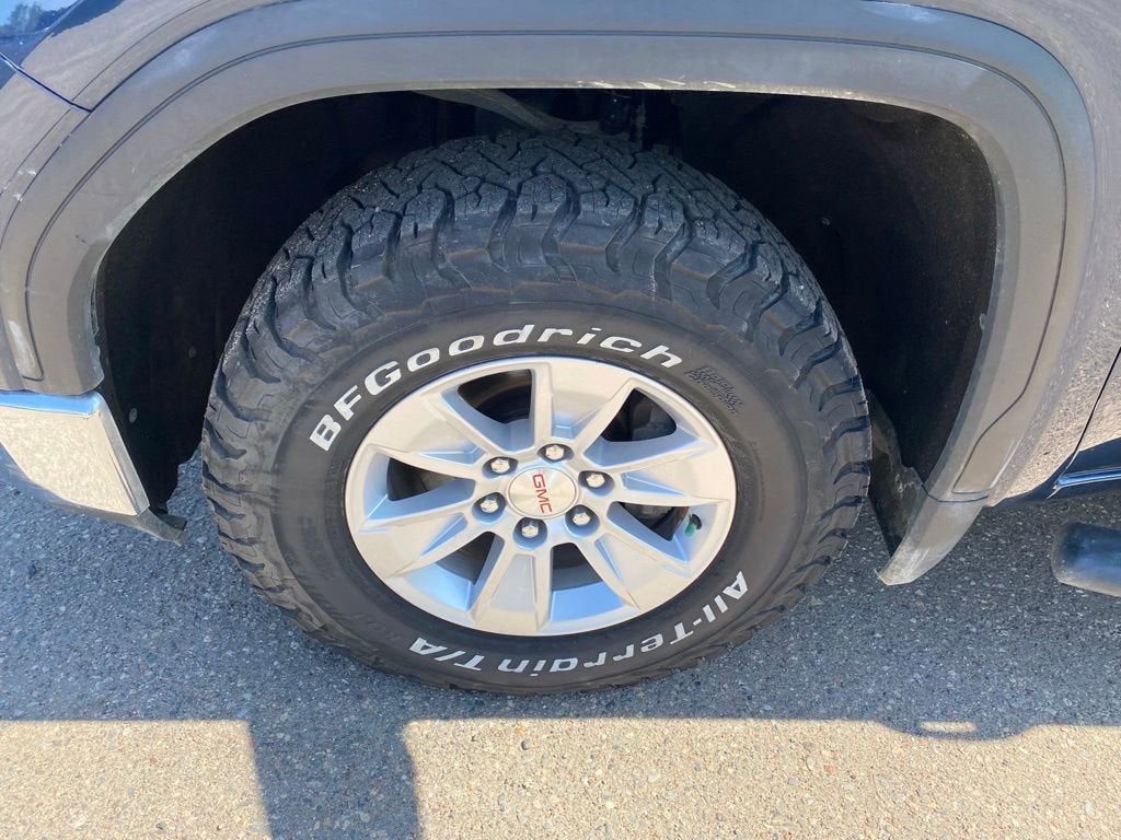 Used 2021 GMC Sierra 1500 SLE with VIN 1GTR9BED1MZ380617 for sale in Hibbing, Minnesota