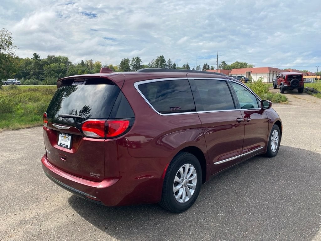 2017 Chrysler Pacifica Touring-L