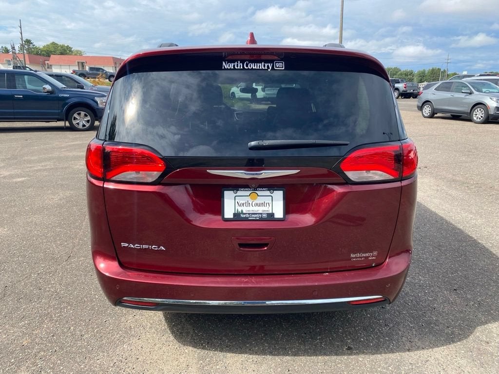 2017 Chrysler Pacifica Touring-L