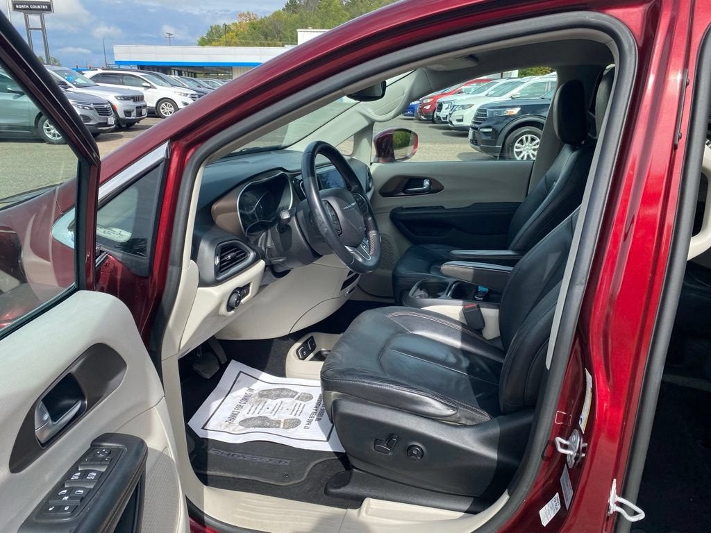 2017 Chrysler Pacifica Touring-L
