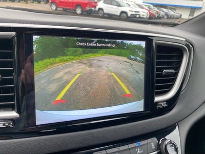 2026 Chrysler Pacifica Select
