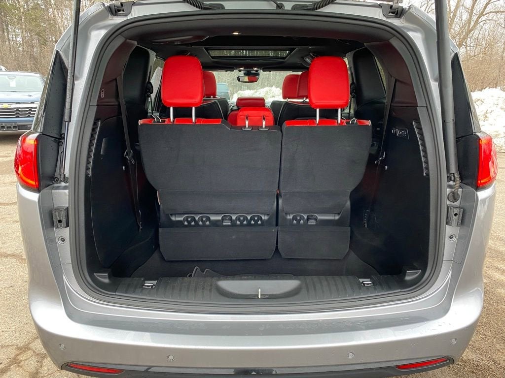 2020 Chrysler Pacifica Red S