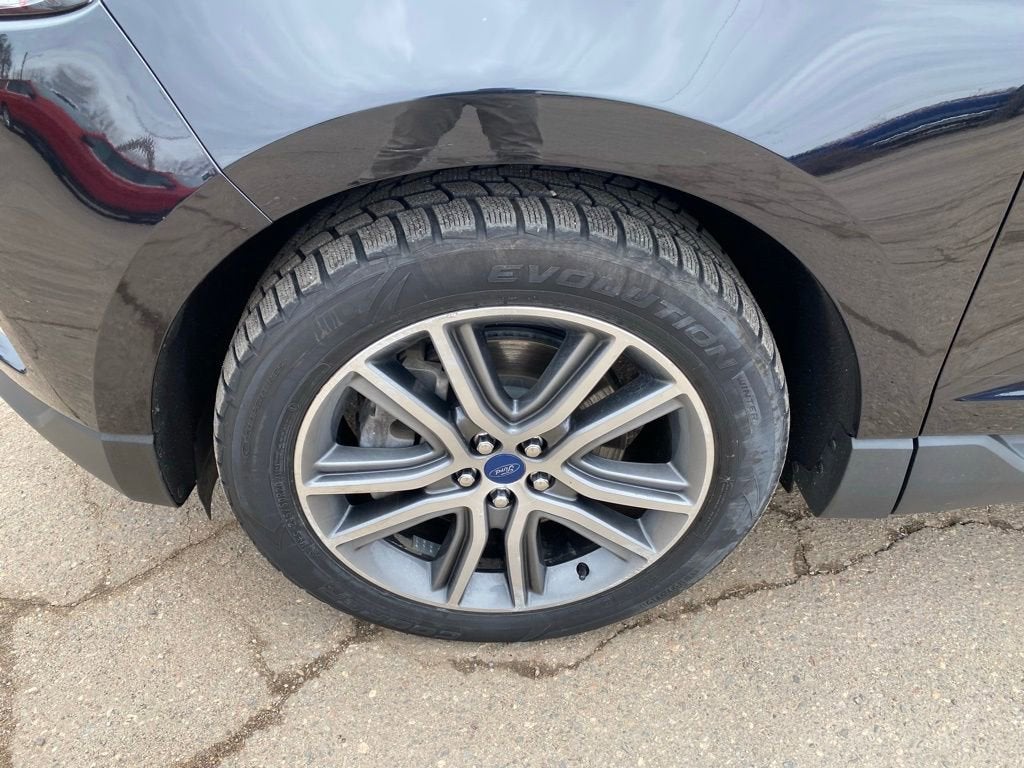 2022 Ford Edge Titanium